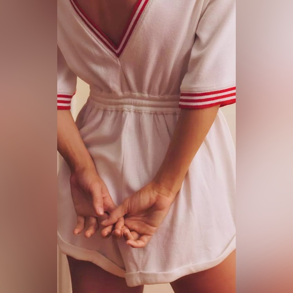 ANTHROPOLOGIE Ivory Short-sleeve Waffle with Red Trim size M NWT - Picture 7 of 12